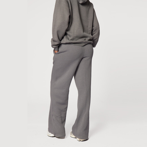 Sudadera con Capucha Gris Lisa, Antibacteriana y Transpirable, de Felpa Gruesa Estampada, Fabricada a Medida por OEM, y Pantalones Deportivos Holgados de Tallas Grandes - Product Image 4