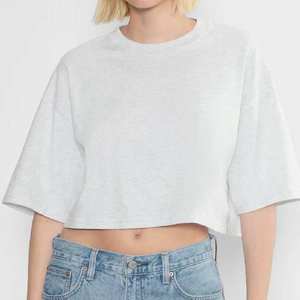 เสื้อยืดแขนยาวผ้าฟลีซสีขาวคลาสสิกคุณภาพสูงสำหรับผู้หญิง ขายส่ง ราคาถูก เป็นมิตรกับสิ่งแวดล้อม เหมาะสำหรับฤดูร้อน - Product Image 1