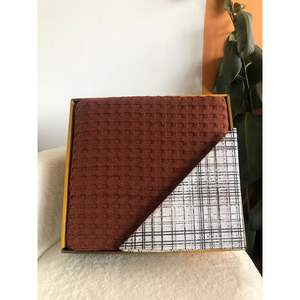 Juego de Ropa de Cama Acolchada Floral Moderna Bella Home, Edredón Doble de Algodón de Lujo Color Terracota, Poliéster, para Bodas, Hoteles, Hospitales - Product Image 1