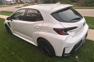 LISTO PARA CONDUCIR - USADO, VOLANTE A LA IZQUIERDA |   CONDUCCIÓN DERECHA |   TOYOTA GR COROLLA CORE 2023 - Product Image 2