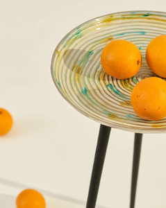 Mesa auxiliar de metal con estampado de latón AK con base de 3 pilares en acabado multicolor para muebles de oficina/muebles de hotel - Product Image 3