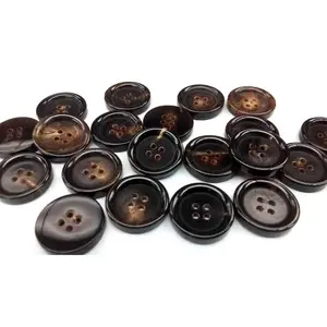 กระดุมเขาควายธรรมชาติแบบ4รูสำหรับตกแต่งเสื้อผ้าลูกไม้งานหัตถกรรมฮอร์นแท้ผู้ผลิตอินเดีย - Product Image 2