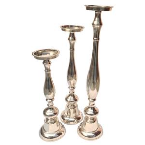 Mesa decorativa de aluminio y plata para boda, centro de mesa, candelabro, pilar para T, soporte de vela de Metal ligero, en venta - Product Image 1