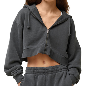 Sweat à capuche court haut de gamme pour femmes avec broderie de logo personnalisé Vêtements décontractés personnalisés Fourniture directe d'usine du fabricant OEM - Product Image 1