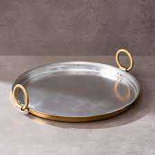 Bandejas de servicio redondas de elegancia rústica antigua de latón de calidad superior con asas de latón Bandeja de decoración de mesa de comedor a precio mayorista - Product Image 4