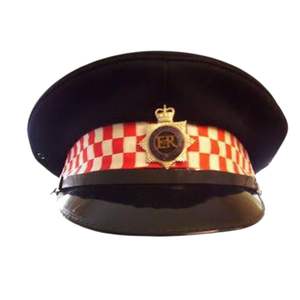 Esta es una gorra de servicio de los Guardias Escoceses de Oficina, con visera, hecha de tela de lana Melton negra con una visera brillante. - Product Image 6