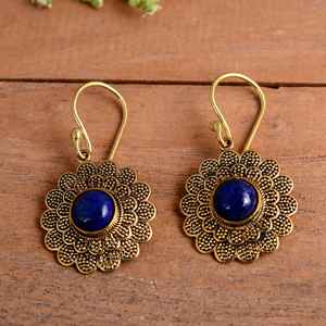 Pendientes de Aro de Latón Hechos a Mano con Piedra Preciosa Natural de Lapislázuli Redonda - Regalo de Boda y Cumpleaños para Mujer - Product Image 1
