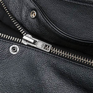 Gilet de moto en cuir pleine fleur véritable personnalisé pour homme - Vêtement d'extérieur imperméable et écologique de haute qualité - Product Image 5