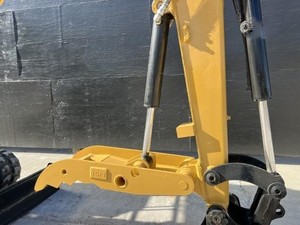 2016 para Caterpillar 303.5E2 CR Mini excavadora bomba de motor excavadora de tendencia hidráulica usada de alta calidad para maquinaria de construcción - Product Image 3