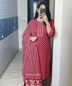 Vestidos Abaya Musulmanes Variedad de Opciones en Chifón y Poliéster para Todas las Ocasiones - para Tiendas Minoristas y Expositores - Product Image 1