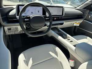 Sedán Eléctrico Premium Usado 2025 Limitado, Suministrado desde Japón - Product Image 4