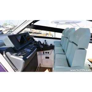 Bateau à moteur Bavaria Vida 33 HT avec 2 moteurs de 300 CV/147 kW Dimensions 9,93x3,43m & 11,19x3,43m - Product Image 6