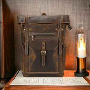 Sac à dos en cuir unisexe de qualité supérieure avec fermeture à glissière - Product Image 1