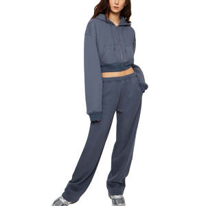 Ensemble 2 pièces pour femme à séchage rapide avec logo personnalisé, ensemble court à manches longues, haut court à capuche, survêtement zippé - Product Image 3