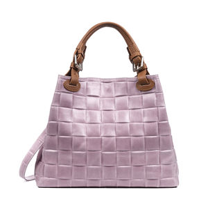 Sac fourre-tout pour femme Emanuela. Gravure géométrique en daim véritable. 33x17x29cm. Fabriqué en Italie. - Product Image 5