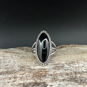 Bague en onyx noir, pierre précieuse, argent sterling 925, faite à la main, onyx plat, bague statement, cadeau d'anniversaire, bijoux pour femmes - Product Image 1
