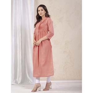 Kurti droit imprimé pêche avec motifs Butti et autres accessoires ethniques - Product Image 4