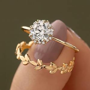 Anillo de Diamante Moissanita de 2 Quilates Personalizable de Fábrica, 3 mm, Oro Amarillo y Blanco de 18K, Joyería para Mujer para Aniversario de Bodas y Fiestas - Product Image 1