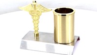 Elegante Soporte Redondo para Bolígrafos de Metal Dorado con Impresión UV, Tamaño Personalizado, Organizador de Escritorio con Logotipo de Doctor, Regal Incorporation, Cantidad al por Mayor