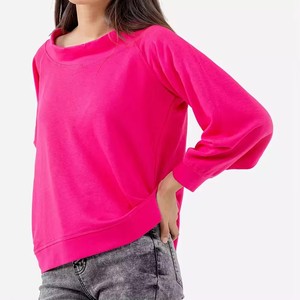 เสื้อสเวตเชิ้ตผ้าฟลีซคอวีสีพื้นสำหรับผู้หญิง ขายส่งแบบกำหนดเอง ยอดนิยมสำหรับฤดูหนาว ผลิตจากโพลีเอสเตอร์/คอตตอน พร้อมโลโก้แบบกำหนดเอง - Product Image 6