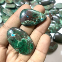 Vente en gros de cabochons en cristal naturel de chrysocolle turquoise vert certifiés IGI, calibrés, de différentes tailles et formes, effet étoilé