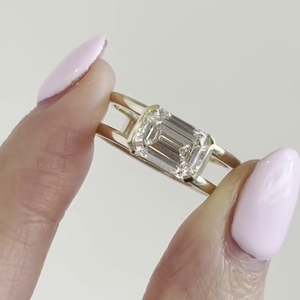 Bague de fiançailles en émeraude certifiée IGI 3,00 carats, diamant, monture demi-cerclée est-ouest, tige fendue, clarté VVVS, couleur DEF, magnifique pour mariage - Product Image 4