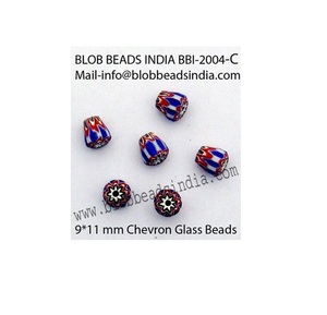 Collier de mode perlé coloré conçu pour un style à la mode adapté à toutes les saisons et à tous les types de tenues fournisseur d'Inde - Product Image 4