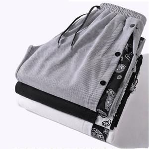 Pantalons de survêtement décontractés tendance hip-hop avec boutons latéraux, coupe ample, 100% coton respirant, molleton, logo personnalisé pour hommes - Product Image 5