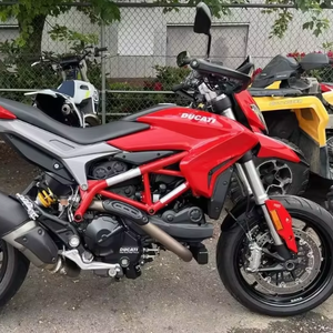 LISTA PARA CONDUCIR, ÚLTIMAS OFERTAS 2025 - Motocicleta Deportiva Ducati Hypermotard 939 SP Roja con Franjas Corse en Venta - Product Image 5