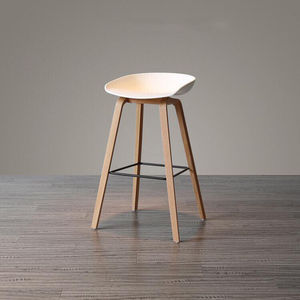 Silla de Bar GCFC005 con Reposapiés Alto, Taburete de Bar de Madera Resistente - Product Image 1