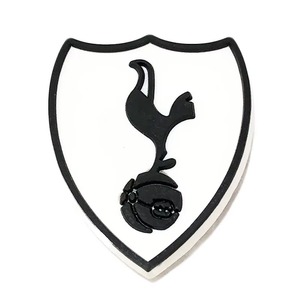 ขายส่งเครื่องประดับโลโก้กีฬาแบบเย็บติด ทำจากยางพีวีซีกันน้ำ รูปการ์ตูน ทีมฟุตบอล รูปหัวใจ อักษร ดอกไม้ สำหรับตกแต่งหมวก - Product Image 2