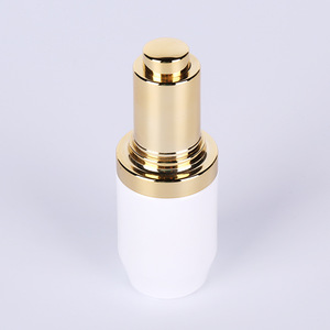 Flacon compte-gouttes en verre blanc mat de 30 ml avec <span class=keywords><strong>bouton</strong></span> poussoir, flacon d'huile essentielle <span class=keywords><strong>rouge</strong></span> givré de 1 oz avec compte-gouttes doré - Product Image 1