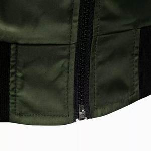 เสื้อแจ็กเก็ตบอมเบอร์ทรงสลิมฟิตสำหรับผู้ชายเสื้อปักลายสไตล์สตรีทระบายอากาศวัสดุโลโก้ด้านหน้าสำหรับฤดูหนาวตามสั่ง - Product Image 6