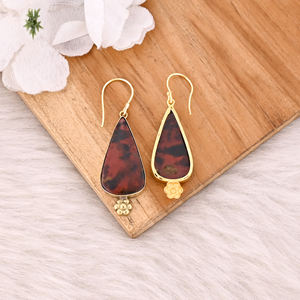 Boucles d'oreilles pendantes en laiton plaqué or de style classique faites à la main avec pierre précieuse jaspe café, boucles d'oreilles longues ovales, fabricant en gros - Product Image 4