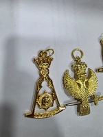 Broche personnalisée de haute qualité en textile et plastique avec logo Lion Club, aimant et perles pour chapeaux – Vente en gros
