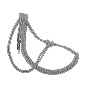 Aiguillettes de luxe haut de gamme avec épingle de sûreté, cordon torsadé argenté, embout en mylar doré, cordon d'épaule et embouts métalliques - Product Image 2