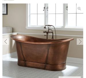 Baignoire en cuivre fini antique pour décor de salle de bain traditionnel avec un design intemporel et une esthétique gracieuse - Product Image 4