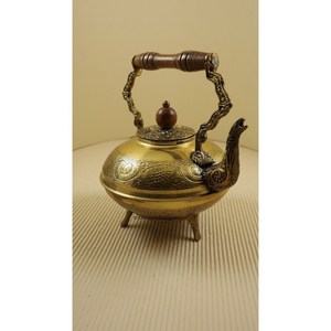Théière arabe élégante en laiton, design simple, avec couvercle design et poignée dorée, idéale pour la cuisine et la vaisselle - Product Image 5