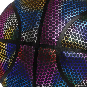 Pelota de baloncesto de cuero compuesto que brilla en la oscuridad para uso promocional con marca personalizada y diseño de juego callejero duradero - Product Image 5