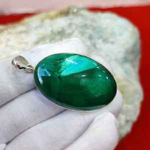 Pendentif en malachite naturelle AAA, collier en argent sterling 925 fait main avec pierres précieuses, bijou statement, cadeau H.A. Gems Unisex - Product Image 3