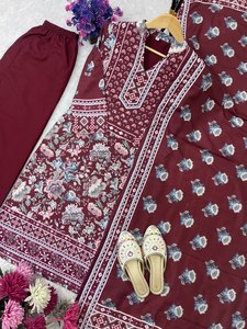 Traje Salwar Kameez Informal Reversible con Estampado Especial para Festivales, Top y Pantalones Plazzo con Dupatta - Product Image 4