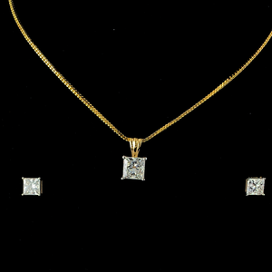 Pendentif en diamant de laboratoire de taille princesse de 2,00ct avec clous en diamant de 1,00ct en plaqué or 18 carats classique - Product Image 1