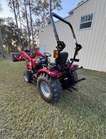 TRACTOR CARGADOR MAHINDRA 2126 DE ALTO RENDIMIENTO, 25.3 HP, 4X4, MOTOR DIÉSEL DE 3 CILINDROS, SISTEMA DE TRANSMISIÓN HIDROSTÁTICA DE 3 RANGOS EN VENTA