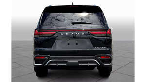 2025 LX 700h F SPORT Occasion en excellent état - Product Image 4