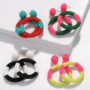 Pendientes de cuentas bordados tradicionales para aspecto festivo Pendientes de cuentas bordados a mano coloridos para mujer a precio barato - Product Image 3