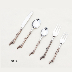 Juego de cubiertos de cuatro piezas con diseño de hoja pulida forjada a mano de acero inoxidable - Product Image 5