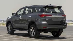 Oferta Especial: Toyota Fortuner EXR 2.7P Gris 2025 - Product Image 4