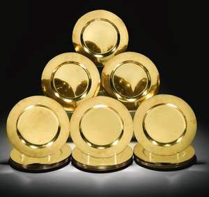 Metal duradero y duradero debajo de los platos para restaurantes de catering y reuniones familiares con elegantes configuraciones de mesa - Product Image 2