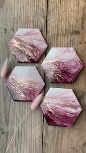 Posavasos de resina con forma hexagonal hechos a mano para salas de estar modernas, cafés y entusiastas de la decoración minimalista. - Product Image 5