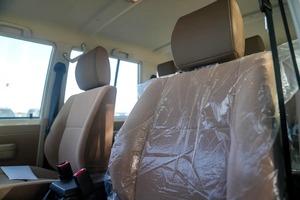 TOYOTA LAND CRUISER 76 SERIES STANDARD - TRANSMISSION MANUELLE SWB - SUPER PROPRE - Product Image 4